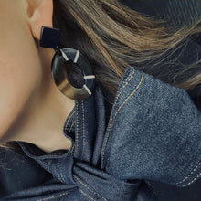 Laden Sie das Bild in den Galerie-Viewer, CLEO (navy / black) - HORN FACTORY