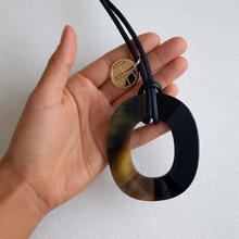 Laden Sie das Bild in den Galerie-Viewer, COCO (navy / schwarz)