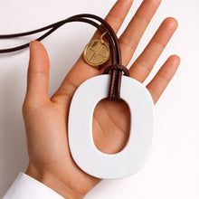 Laden Sie das Bild in den Galerie-Viewer, COCO (weiss)