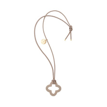 Laden Sie das Bild in den Galerie-Viewer, VICKY KNOT HALSKETTE (taupe) - HORN FACTORY