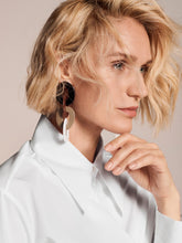 Laden Sie das Bild in den Galerie-Viewer, KIKI (black - brown - white - taupe) - HORN FACTORY