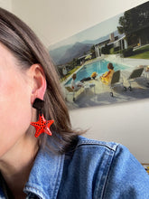 Laden Sie das Bild in den Galerie-Viewer, UNDERWATER LOVE EARRING Starfish
