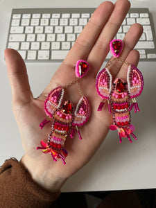 LOBSTER GLITTER EARRINGS