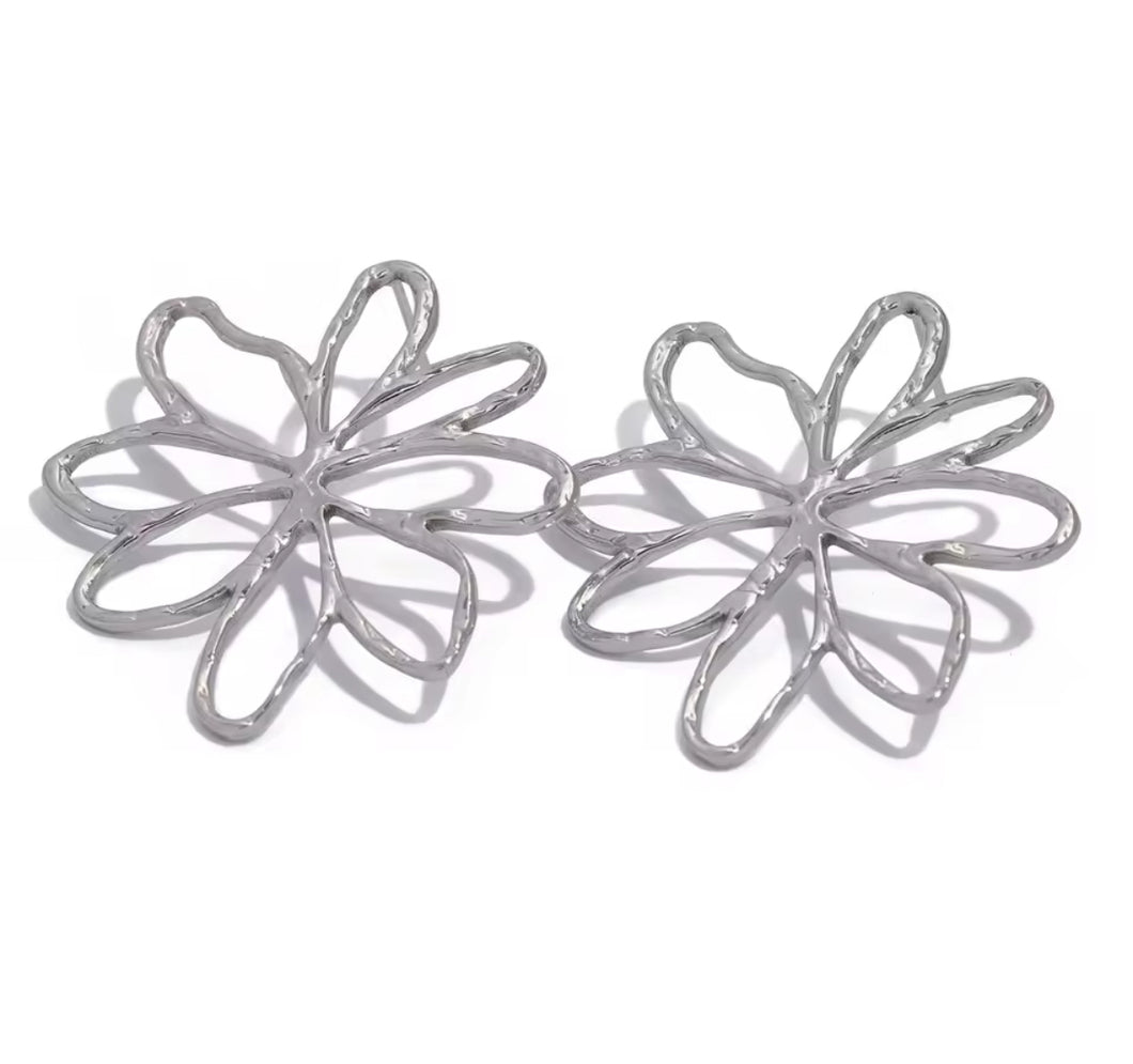 FLOWER Studs Silver
