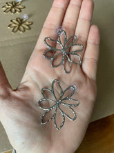 Load image into Gallery viewer, FLOWER Studs Silver
