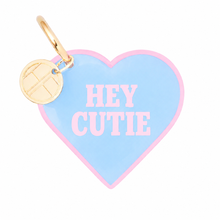 Laden Sie das Bild in den Galerie-Viewer, HEY CUTIE CHARM (rosa / hellblau) - HORN FACTORY
