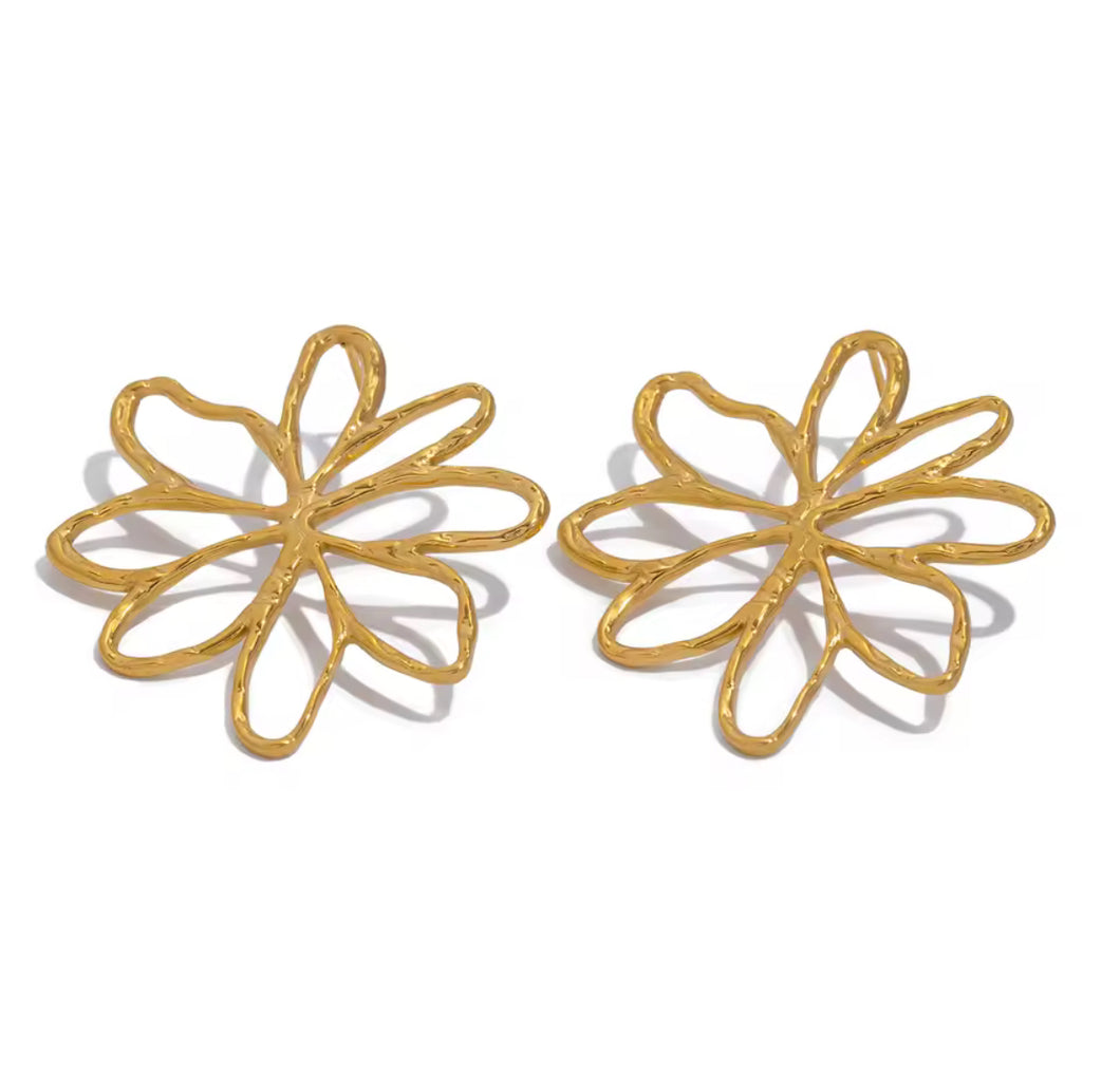 FLOWER Studs Gold