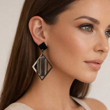 Laden Sie das Bild in den Galerie-Viewer, EMMI
