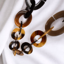 Laden Sie das Bild in den Galerie-Viewer, BOBBY
